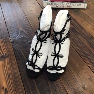NWT SCHUTZ Moah Sandals